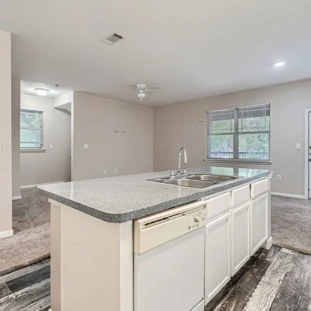 2800 Collins Creek Dr - Web Quality - 041 - 54 2nd Floor Kitchen.jpg