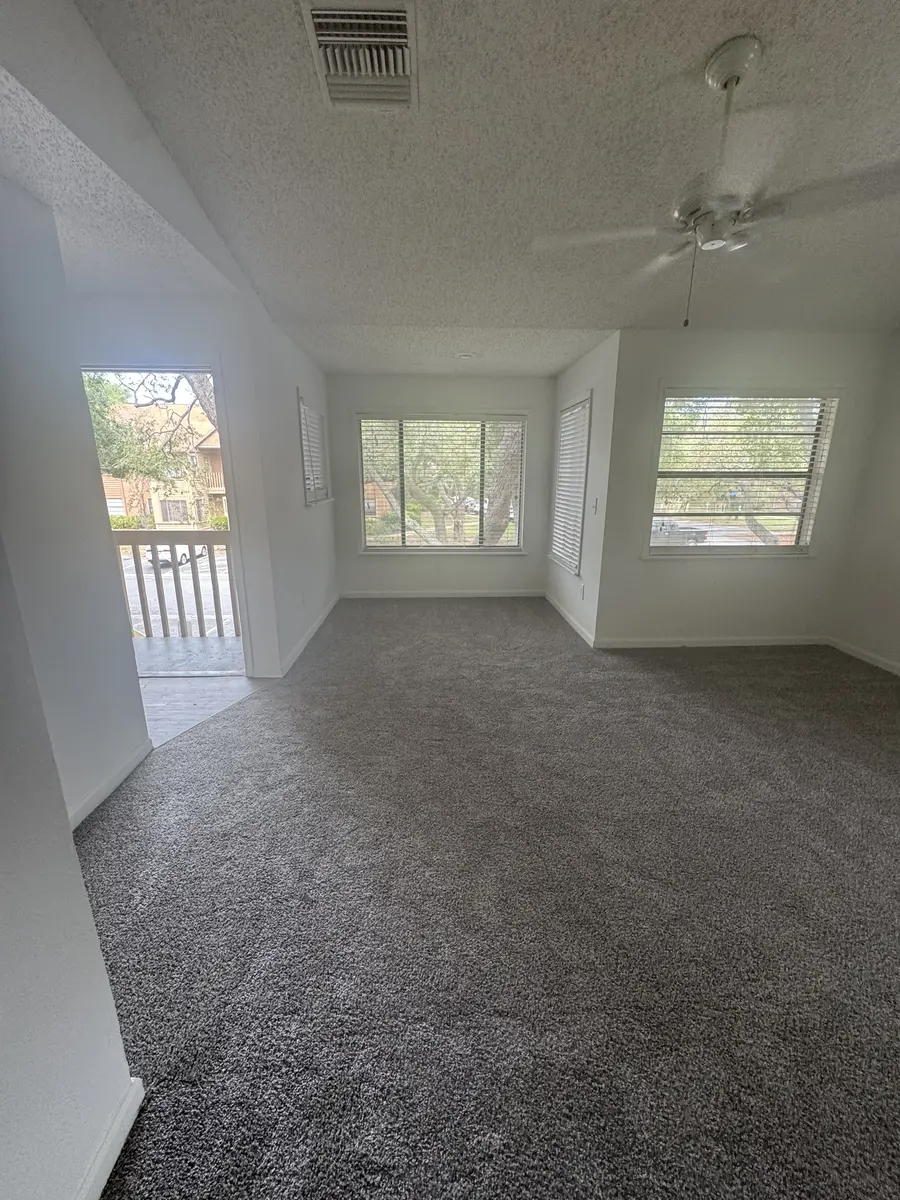 e3b9bdab-89bd-4840-a4b6-630a75bf5ddb.jpg e3b9bdab-89bd-4840-a4b6-630a75bf5ddb.jpg