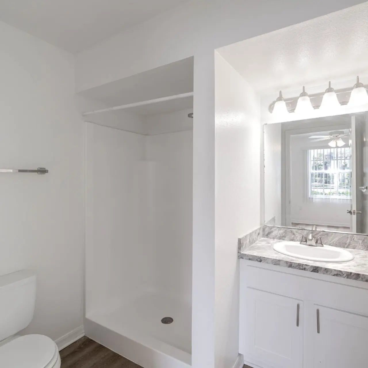 Lakeland Landing - Newly Renovated Homes