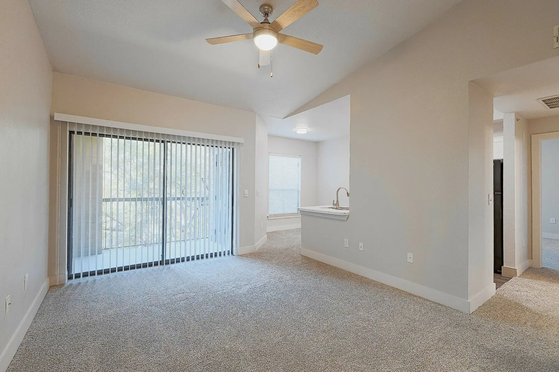 b24856b2-8c2d-4402-b204-39fbe6df2009.jpg b24856b2-8c2d-4402-b204-39fbe6df2009.jpg