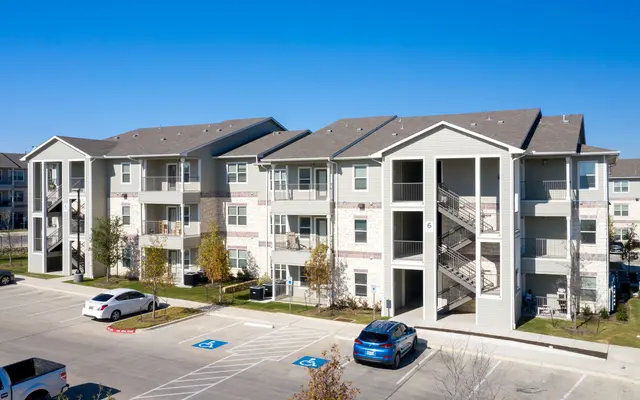 Austin Creekview - Car, City, Condo