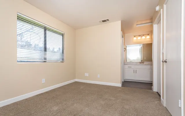 Donner at Fair Oaks - Corner, Floor, Flooring