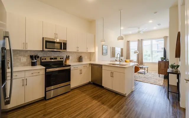 Trinity Highline A7403055-HDR.jpg