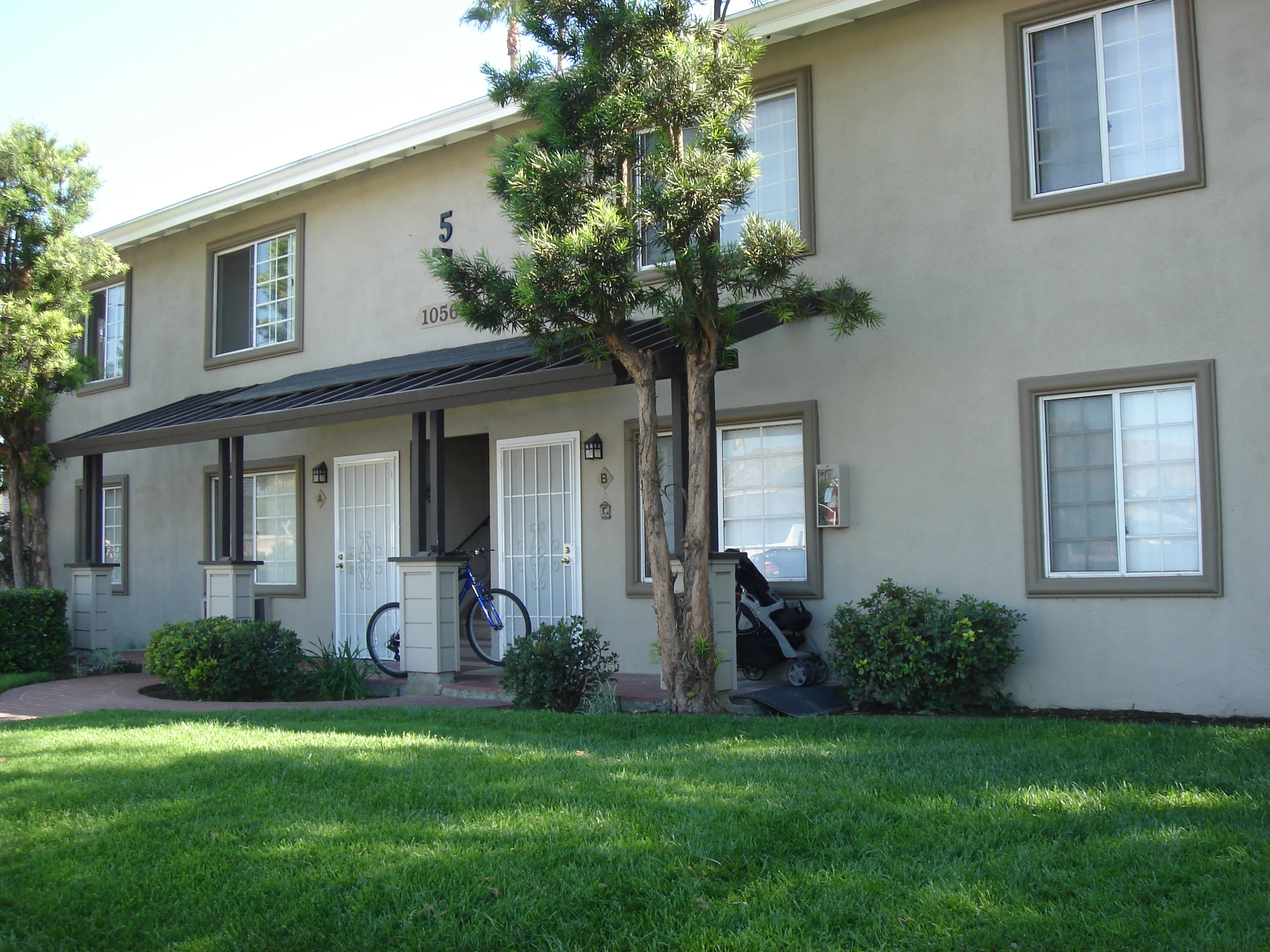 RiverGlen Apartments - Grass, Plant, Lawn