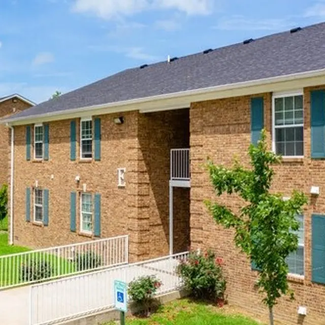 Admiral Place - Neighborhood, City, Grass