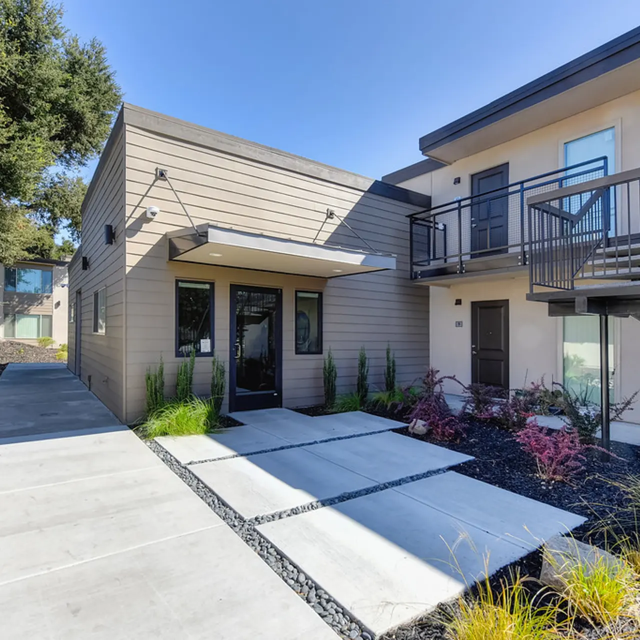 Lincoln Woods Apartments