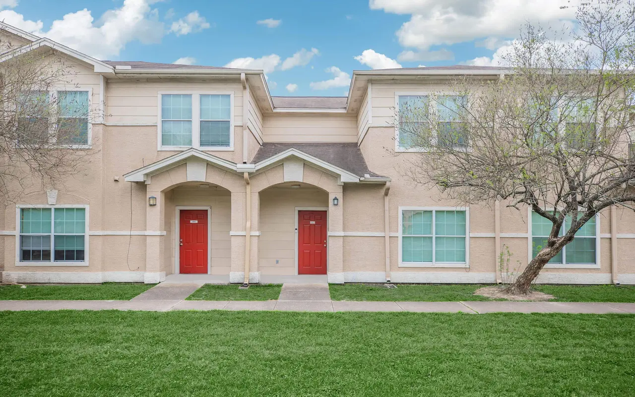 Oak Harbor - Grass, Condo, Housing