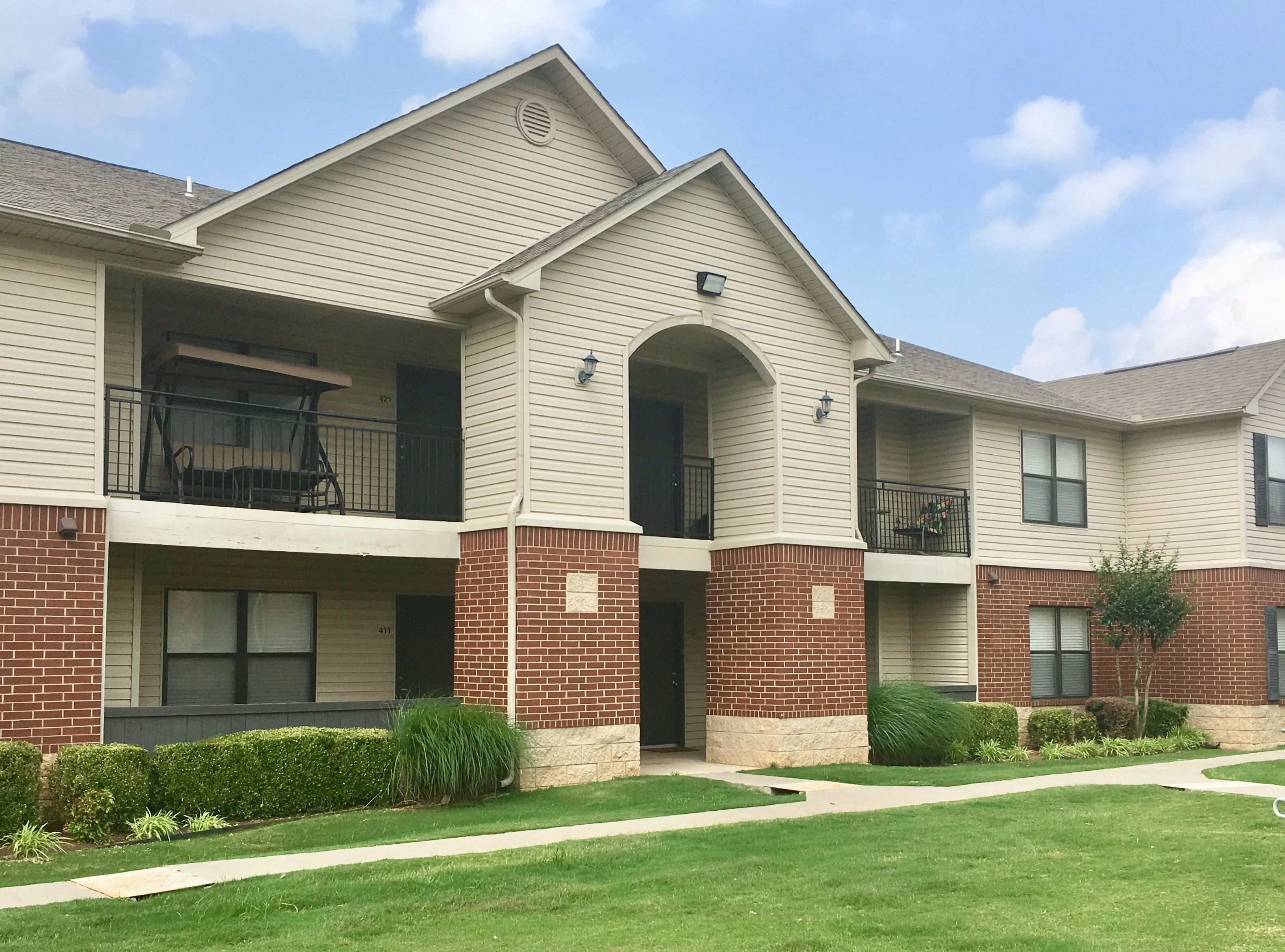 CrownRidge & BrookStone - Lawn