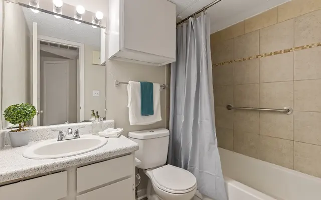 Oak Glen - Sink, Indoors