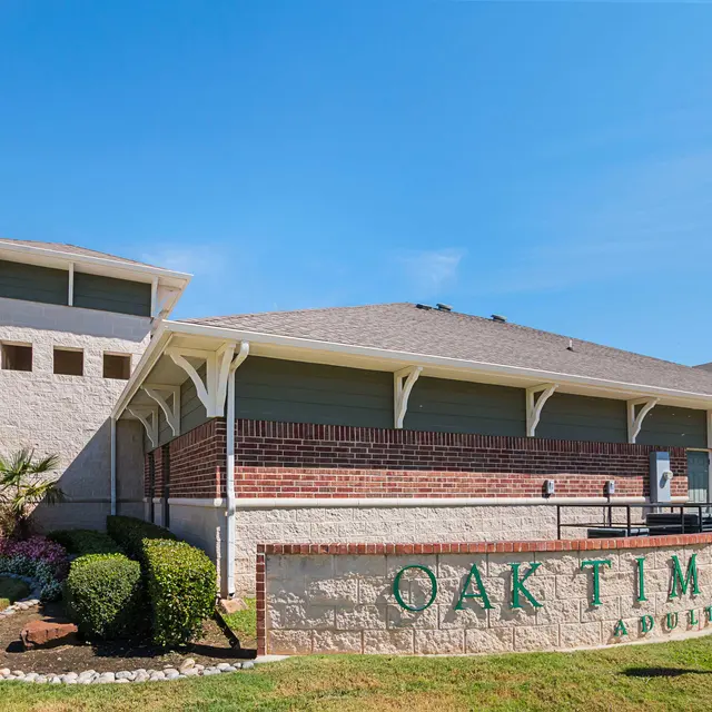 Oak Timbers Fort Worth South Elderly Oak Timbers Fort Worth South Elderly - Grass, Hotel