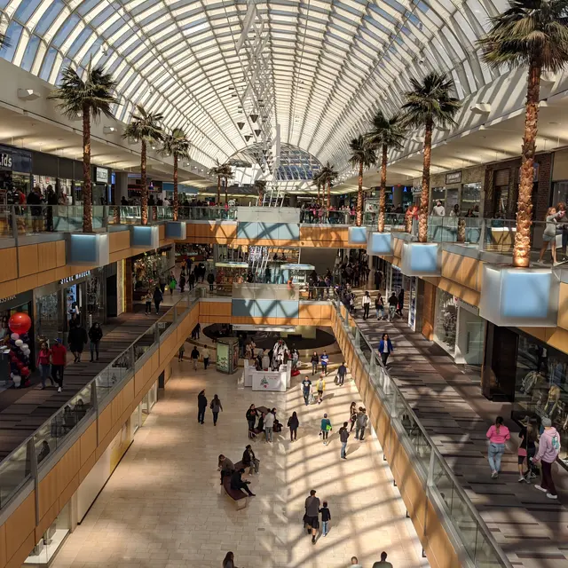 City North - Shop, Shopping Mall, Person