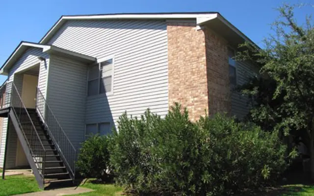 Parish Square - Building, Plant