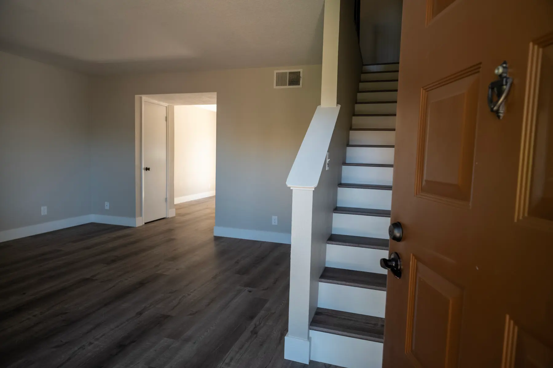 Cedar Court - Wood, Floor