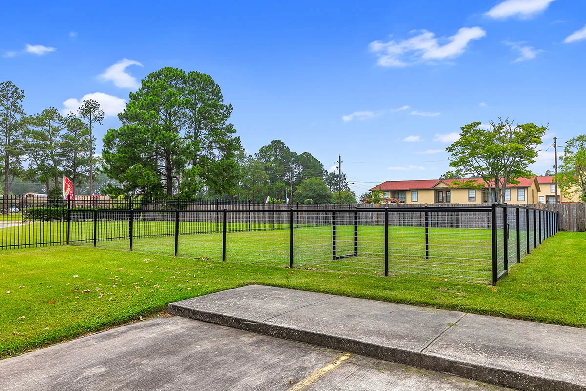 Fifth Avenue/ The Halston Fifth Avenue/ The Halston - Lawn