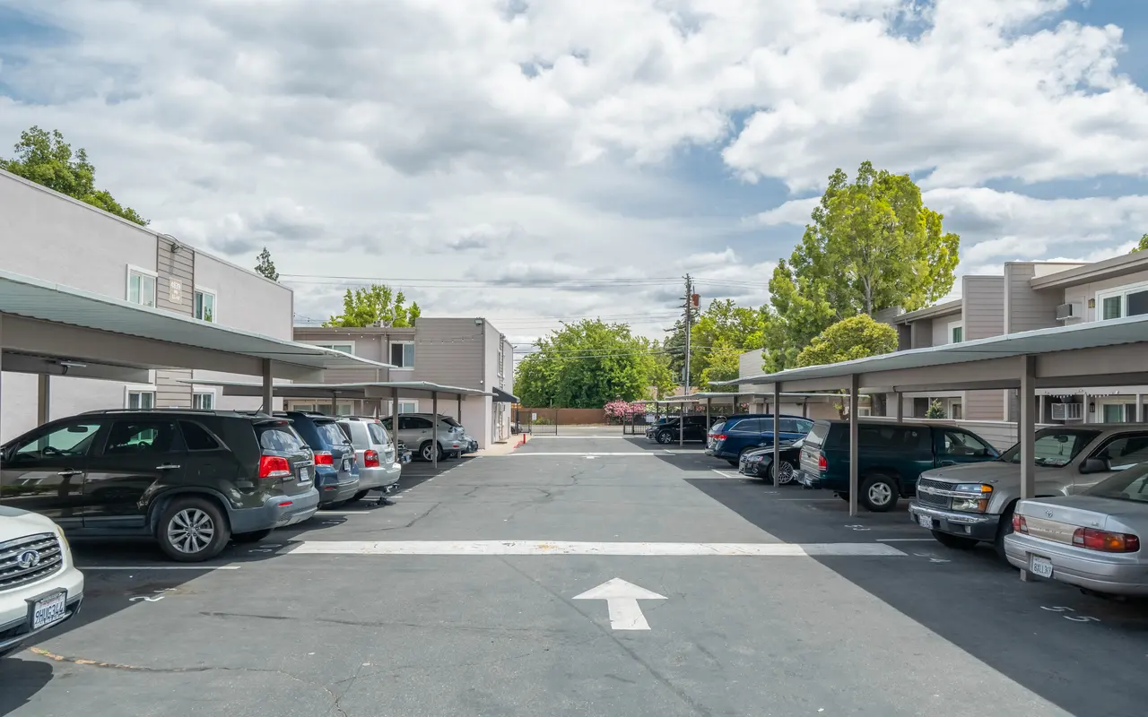 Magnolia Court Apartments - Car, Vehicle, City