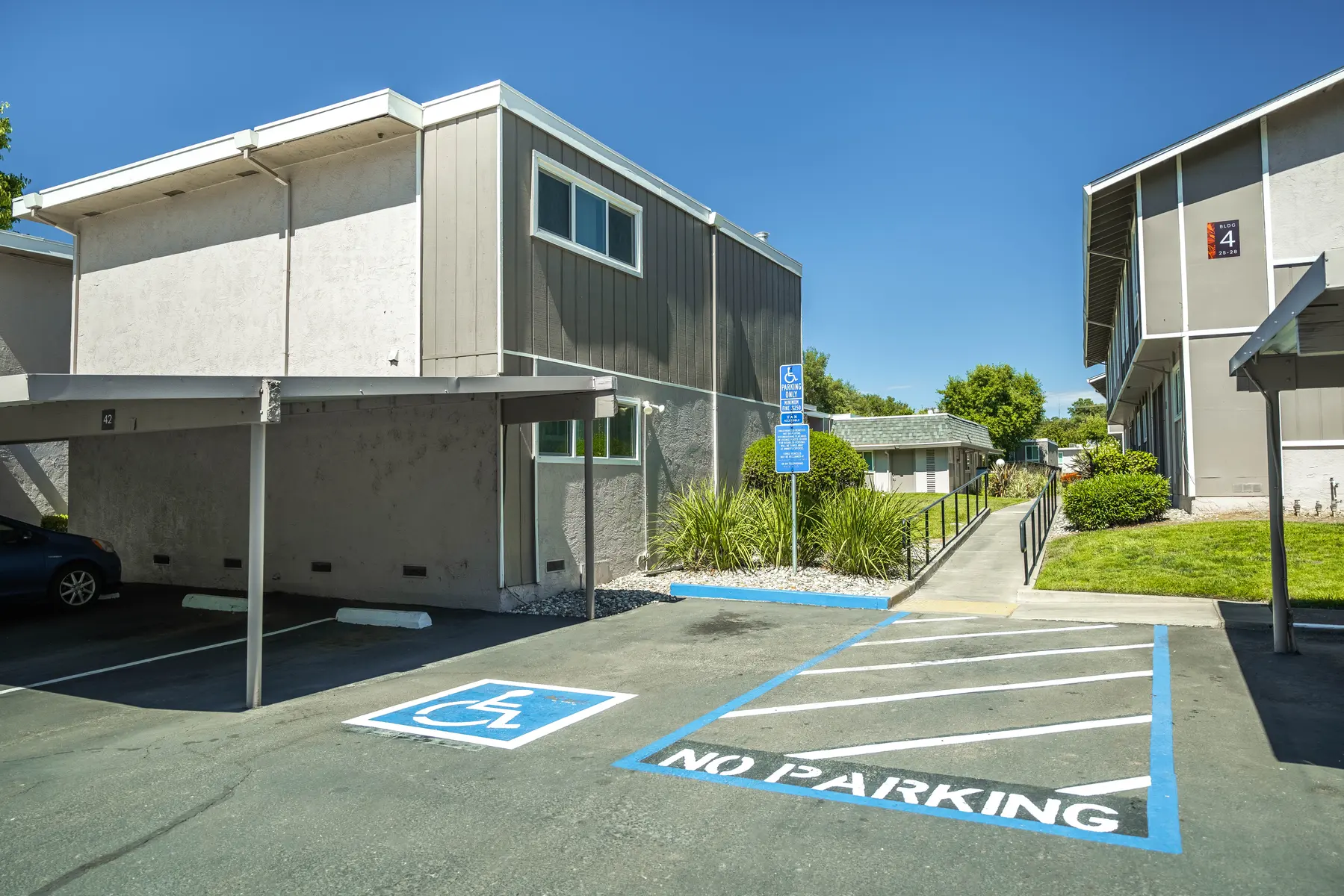 Creekside Oaks - Neighborhood, City, Street