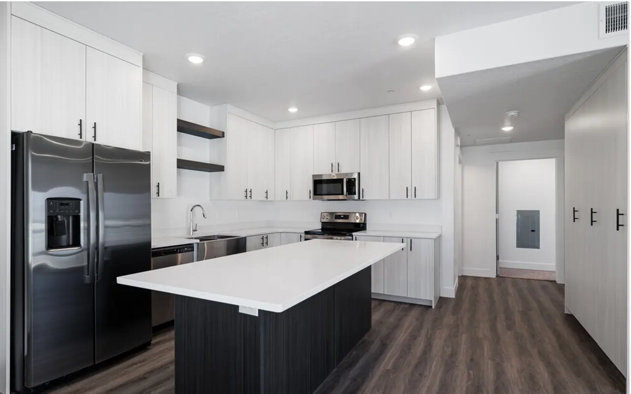 Station on 17th - Indoors, Interior Design, Kitchen