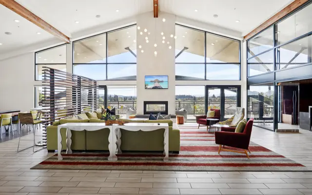 Hub 9 - Home Decor, Foyer, Indoors