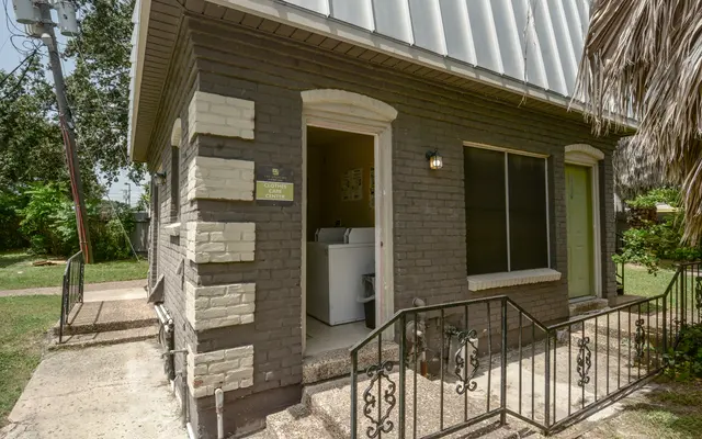 The Sterling The Sterling - Laundry, Gate, Roof