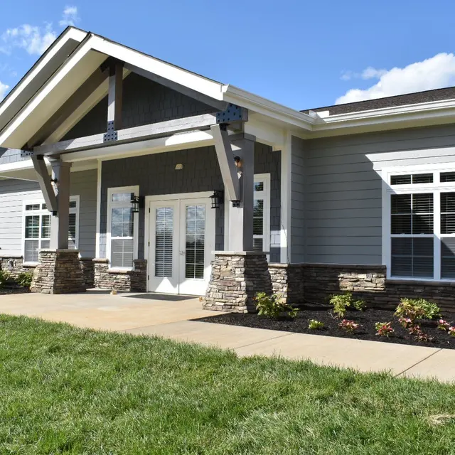 Kodak Crossing - Housing, Building, Porch