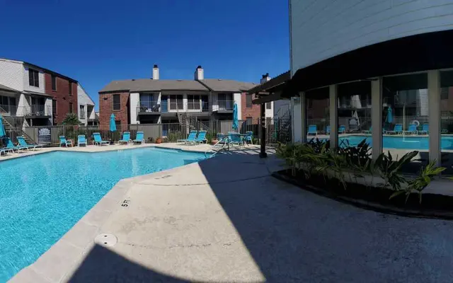 Briar Park - Water, Pool, Building