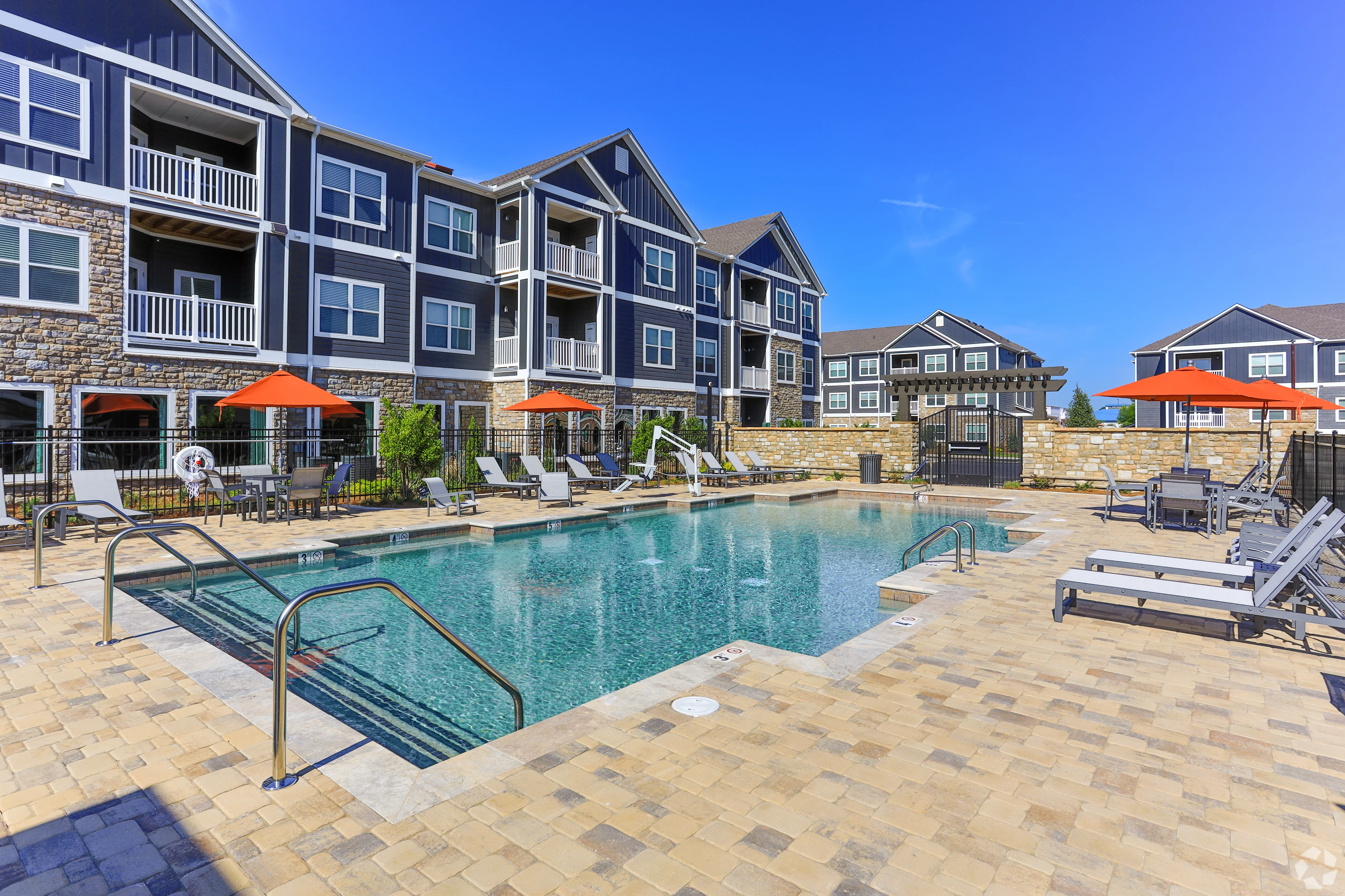 Lakewood Station - Chair, Pool, Water