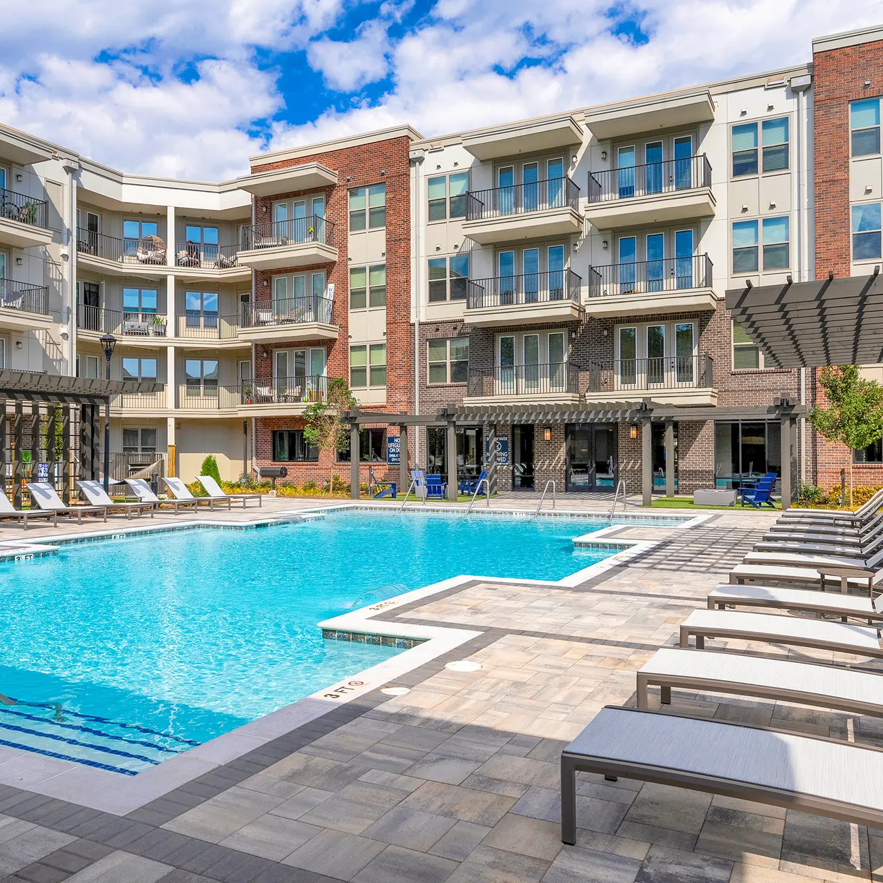 District Midtown - City, Urban, Pool