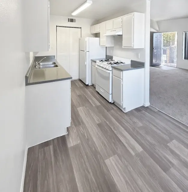 Somerset Commons - Floor, Flooring, Indoors