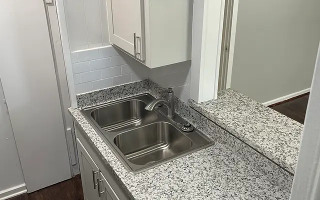 Palms of Clute Palms of Clute - Sink, Sink Faucet