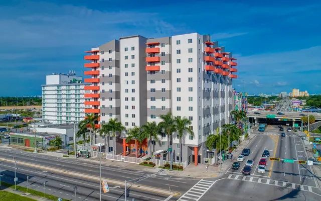 Pinnacle Park Apartments - Building, Road, City