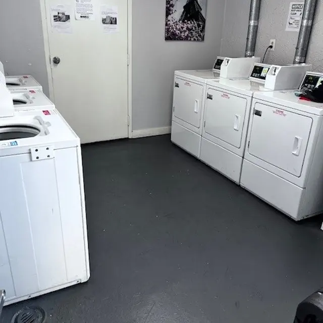 Brookstone Apartments - Floor, Appliance, Device