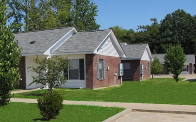 Garret Roberts Kilgore Garret Roberts Kilgore - Lawn