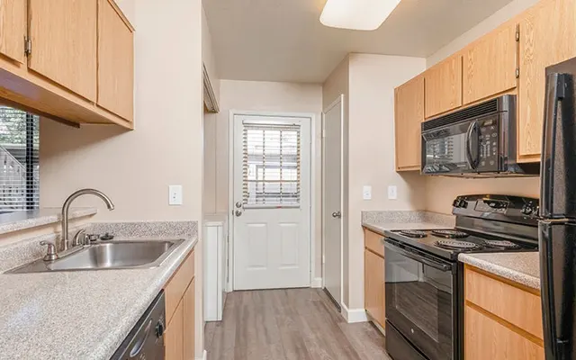 Tahoe at Fair Oaks - Oven, Room