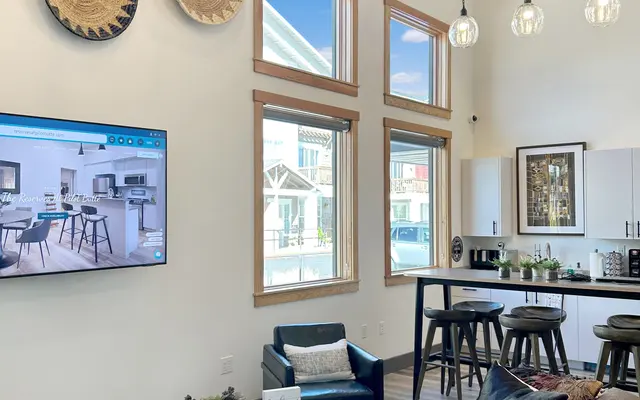 Reserves at Pilot Butte - Home Decor, Dining Room, Dining Table