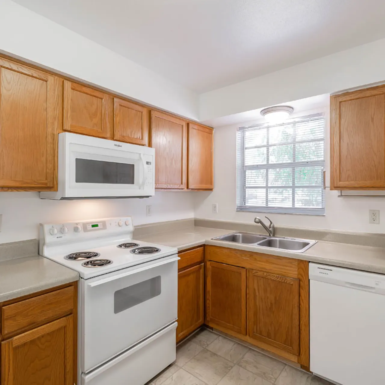 Lakeland Landing - Spacious Homes