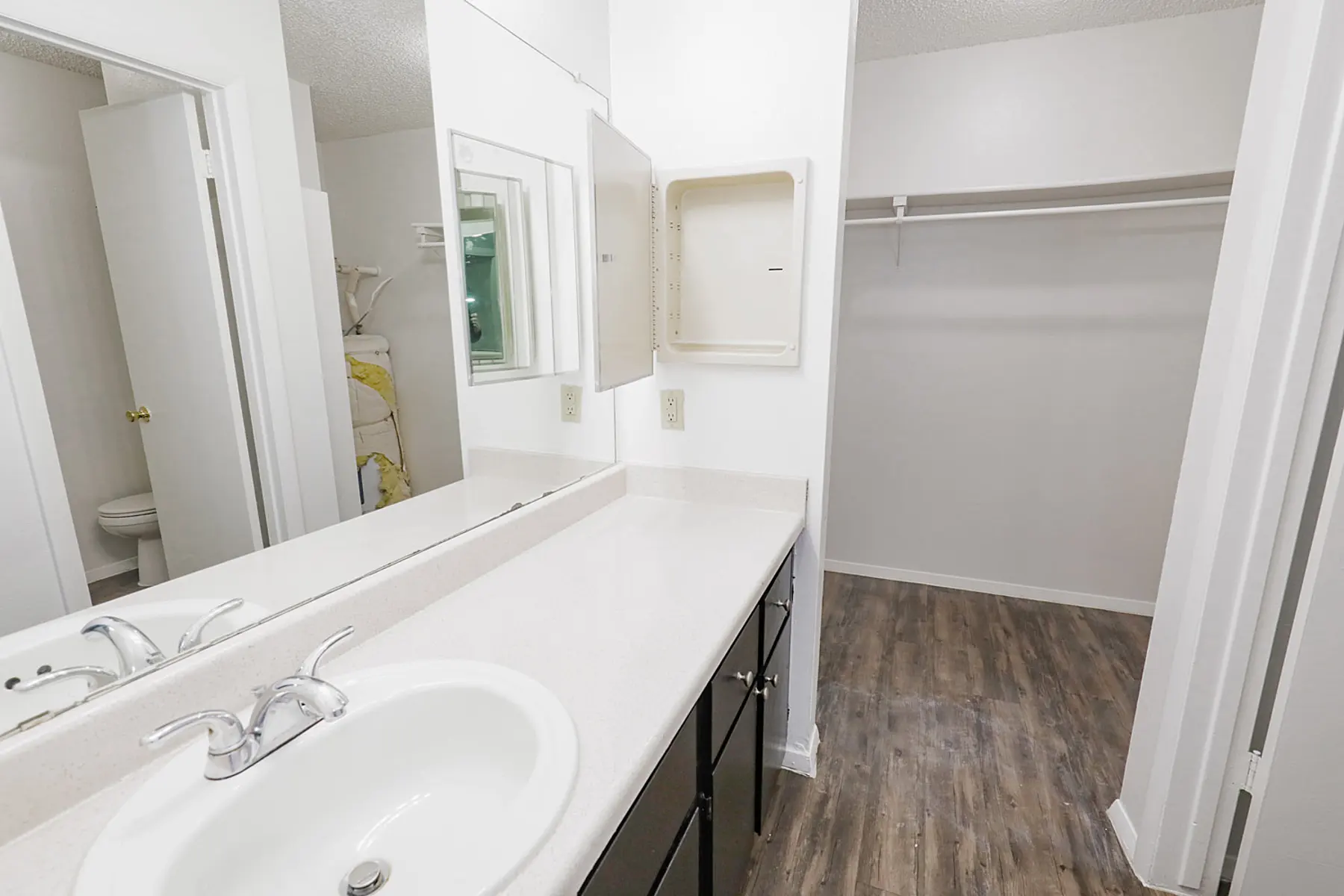 8c72d03c-f0a6-44bb-9e13-84685181e18f.jpg 8c72d03c-f0a6-44bb-9e13-84685181e18f.jpg