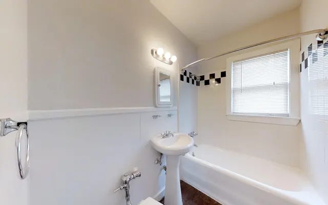 Marquita Court Apartments - Corner