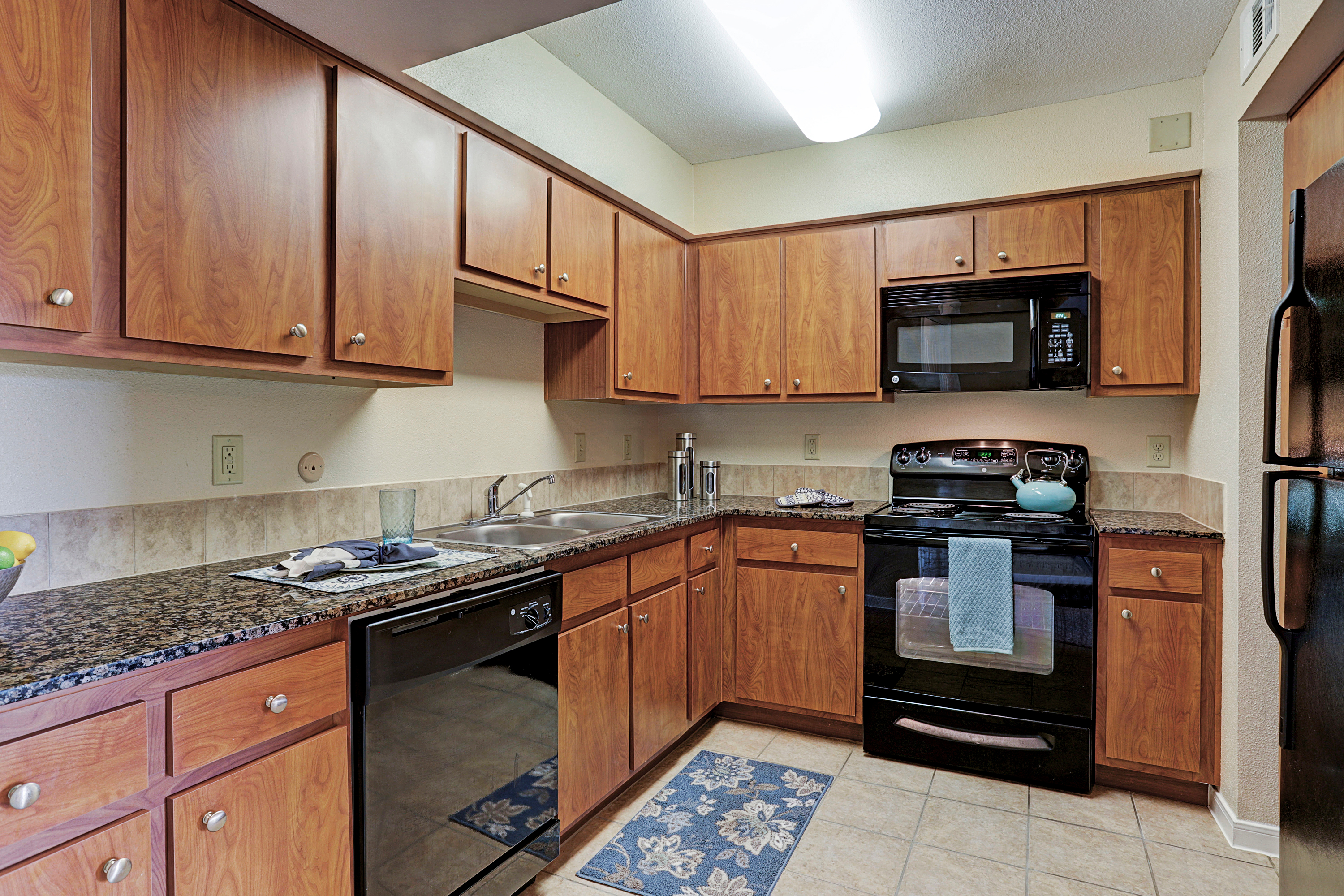 Reserve at Creekbend Apartments Reserve at Creekbend Apartments - Oven, Room, Indoors