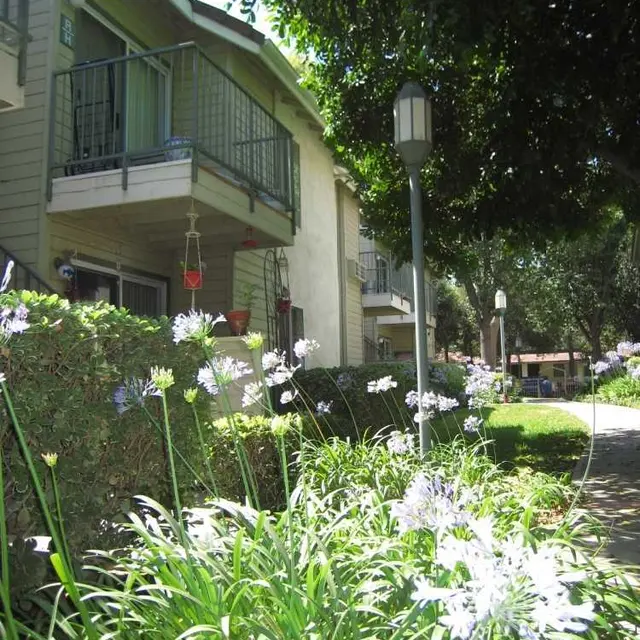 Emeritus Park - Neighborhood, Garden, Nature