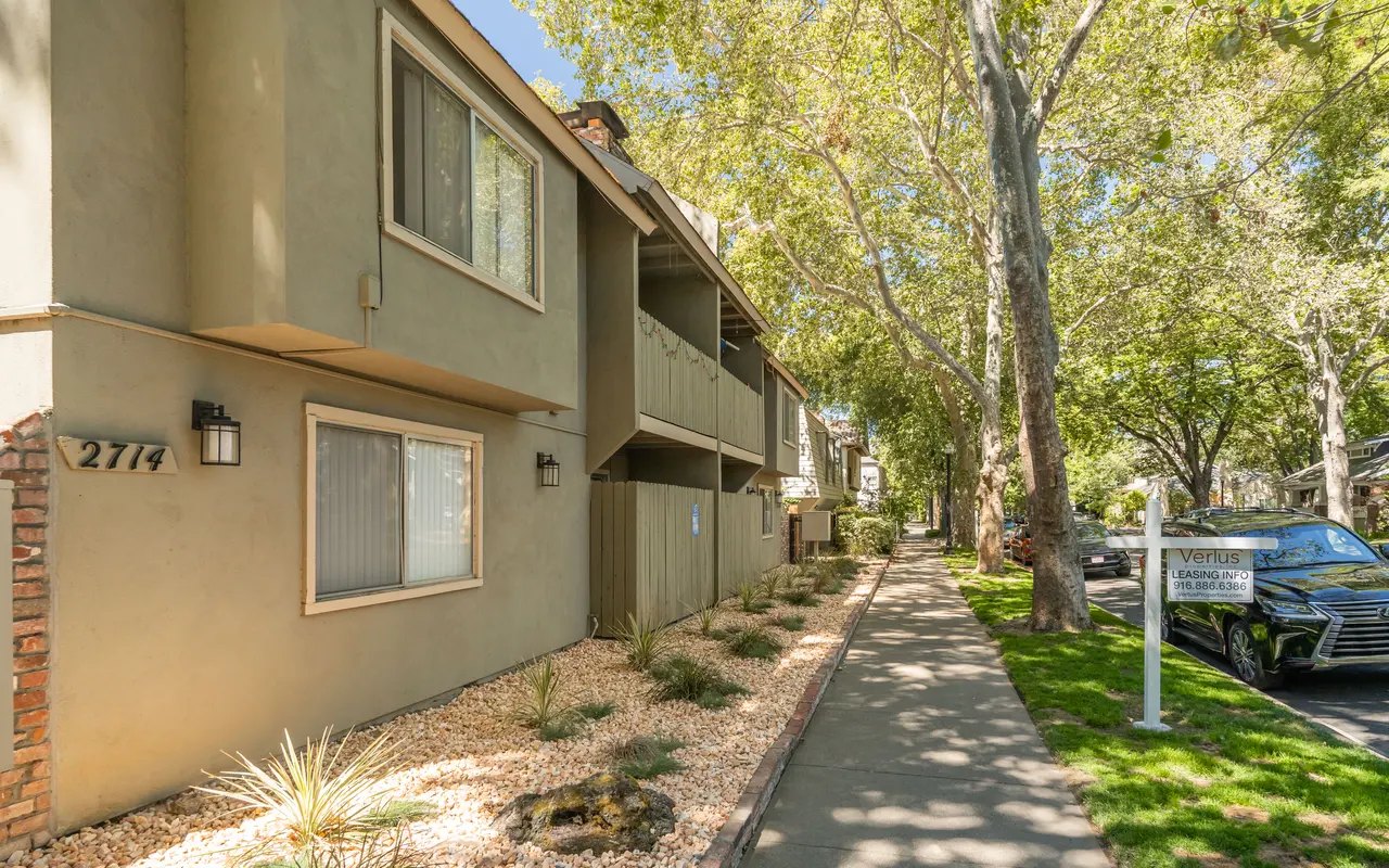 2712 E Street - Neighborhood, City, Street