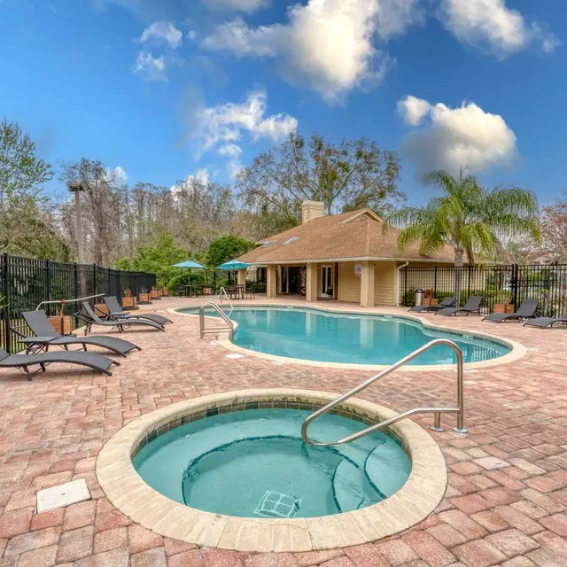 Harbor Oaks Apartments - Villa, Pool, Water