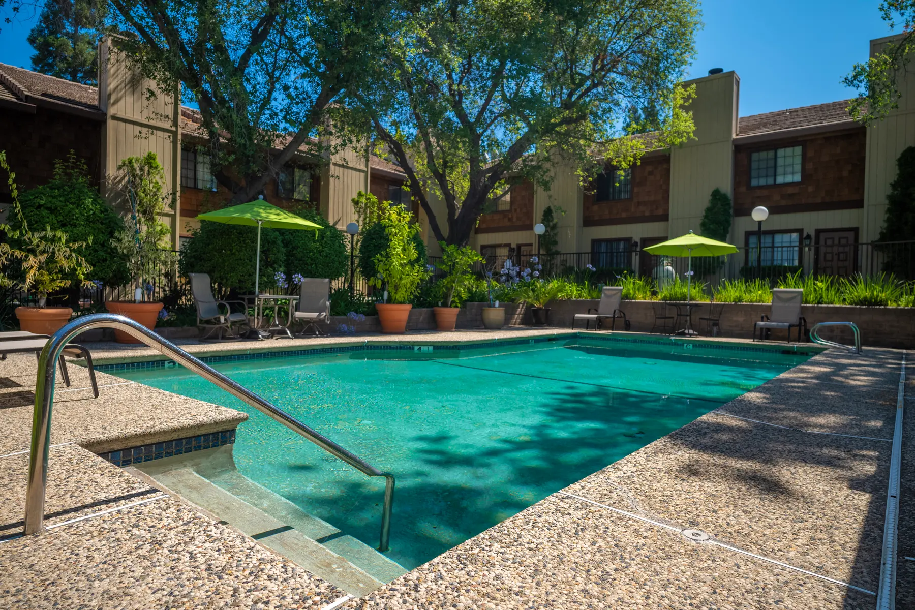 Cedar Court - Pool, Hotel