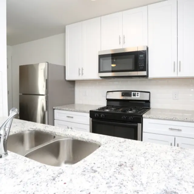 Mueller Crossing - Room, Indoors, Microwave