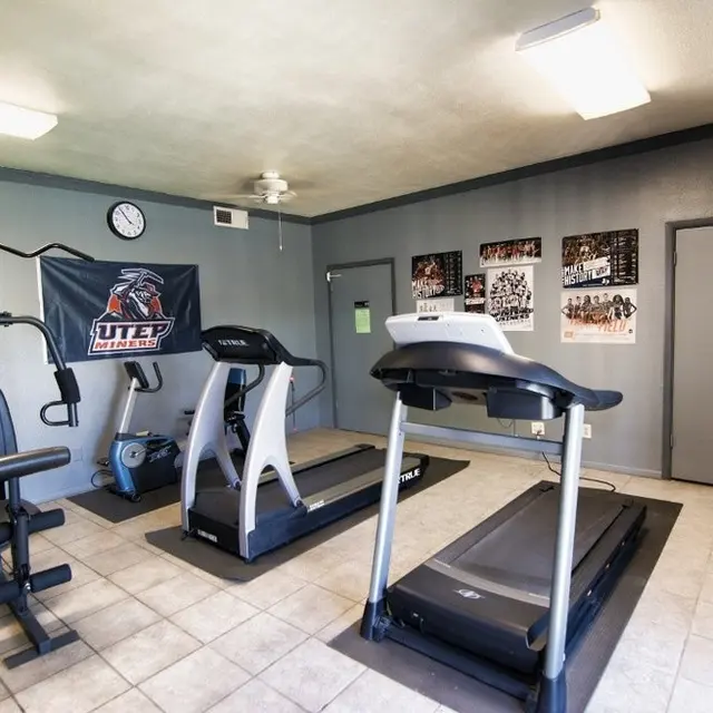 Brisa Apartments - Gym, Chair, Sport