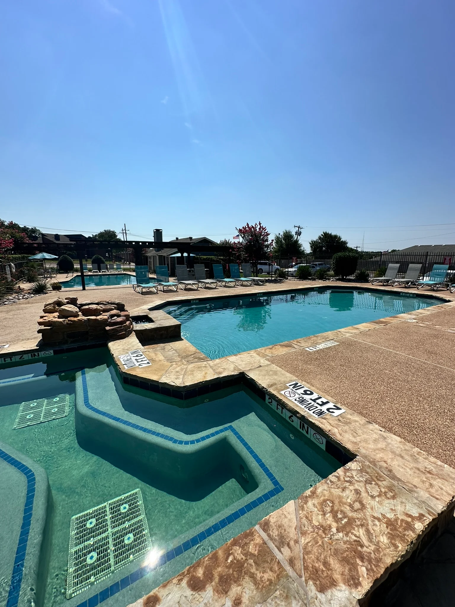 Autumn Breeze Apartments - Pool, Water, Swimming Pool