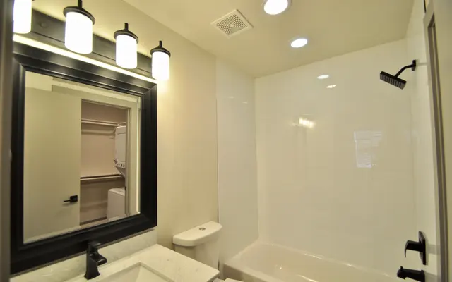 Ross & Matilda - Room