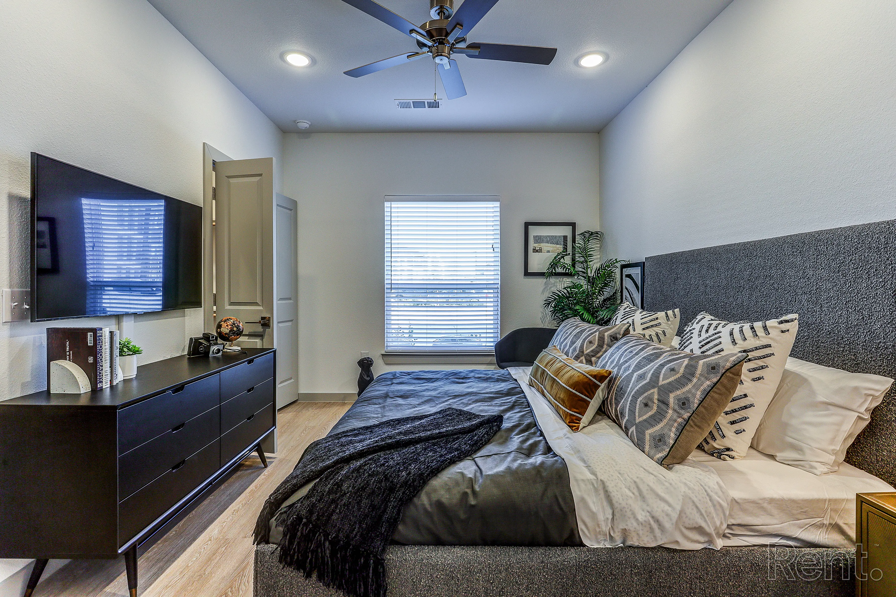 The Verge at Summer Park - Interior Design, Computer Hardware, Hardware