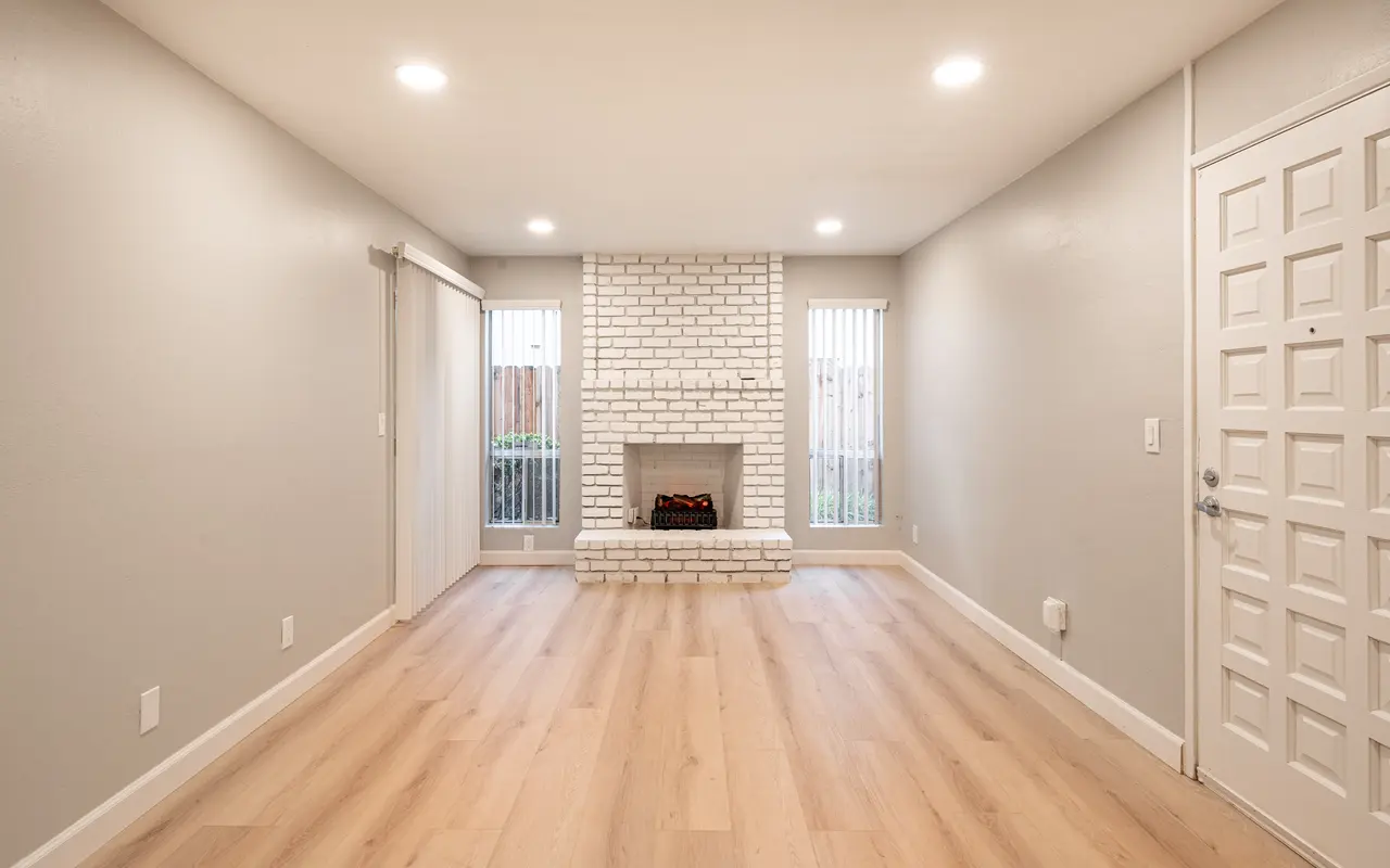 2712 E Street - Indoors, Interior Design, Floor