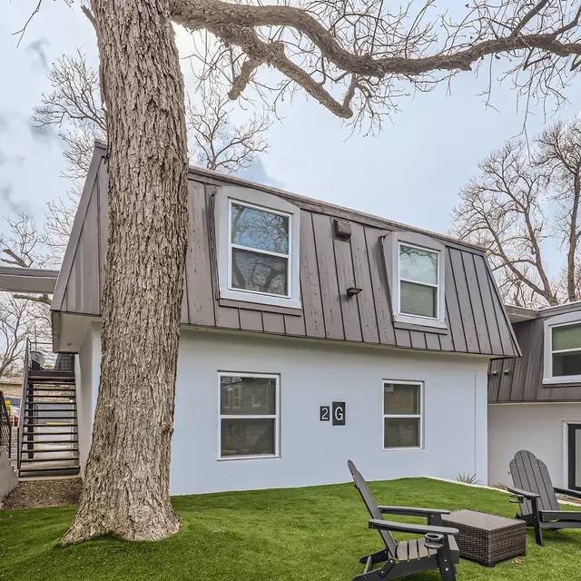 Mueller Crossing - Grass, Suburb, Neighborhood