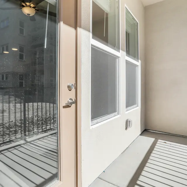 Integra Peaks - Door, Interior Design